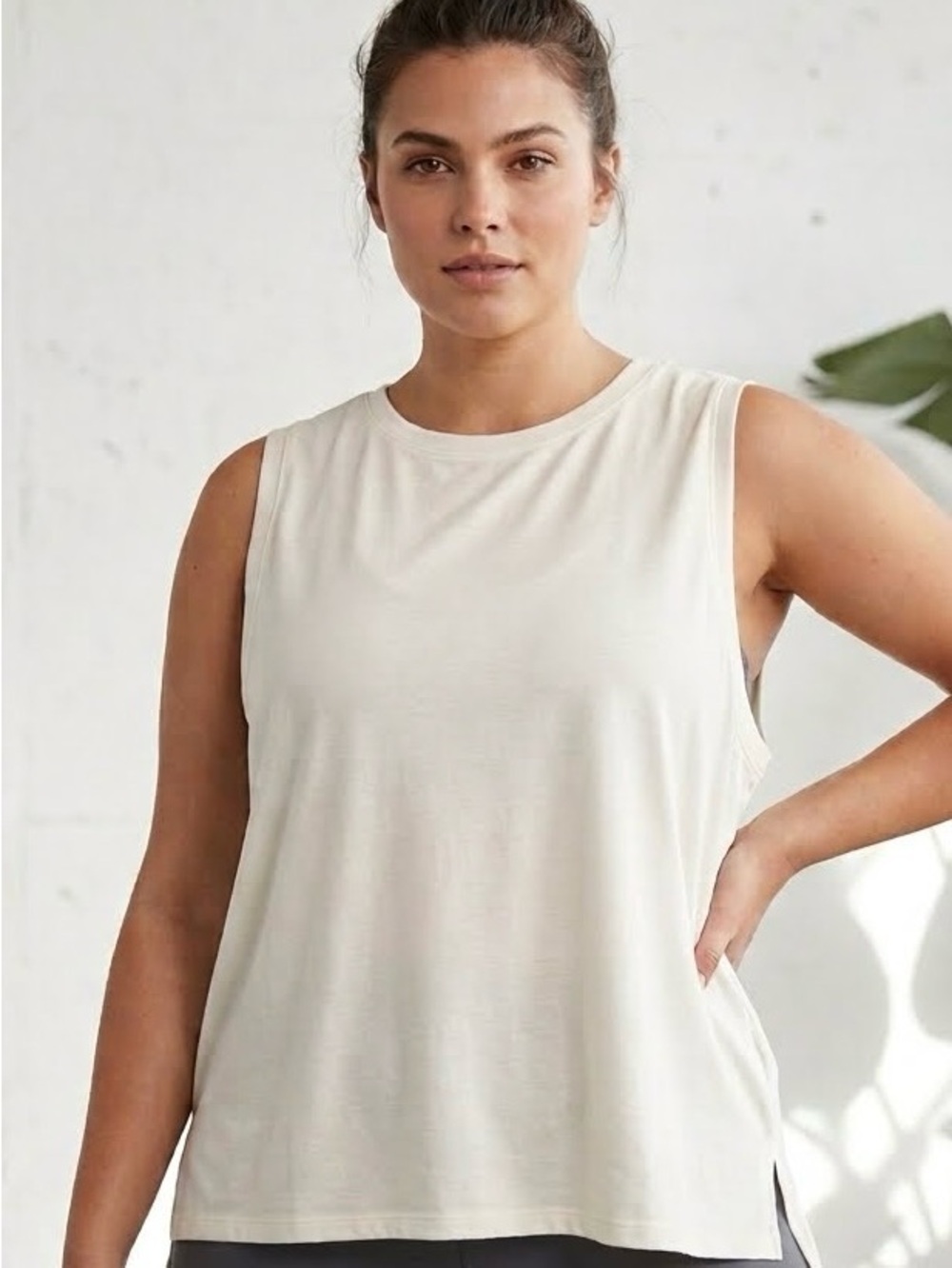 All in Motion Cream White Active Muscle Tank Top Side Slit Workout Tee